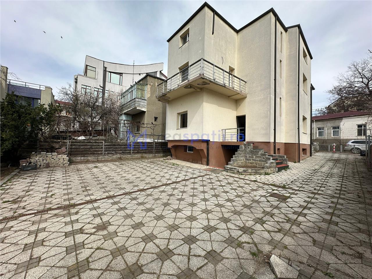 Cladire de la 168mp la 325mp, parcare, Iasi centru, C. Negruzzi