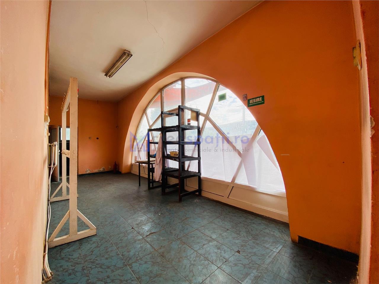 Spatii de la 401mp la 650mp, teren de la 699mp la 1400mp teren, DE  Podu Iloaiei