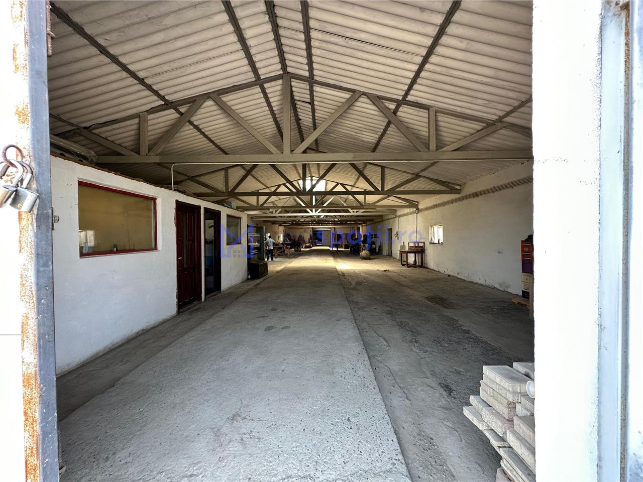 Hale pentru productie in Popricani  str. Principala 14, 1100mp