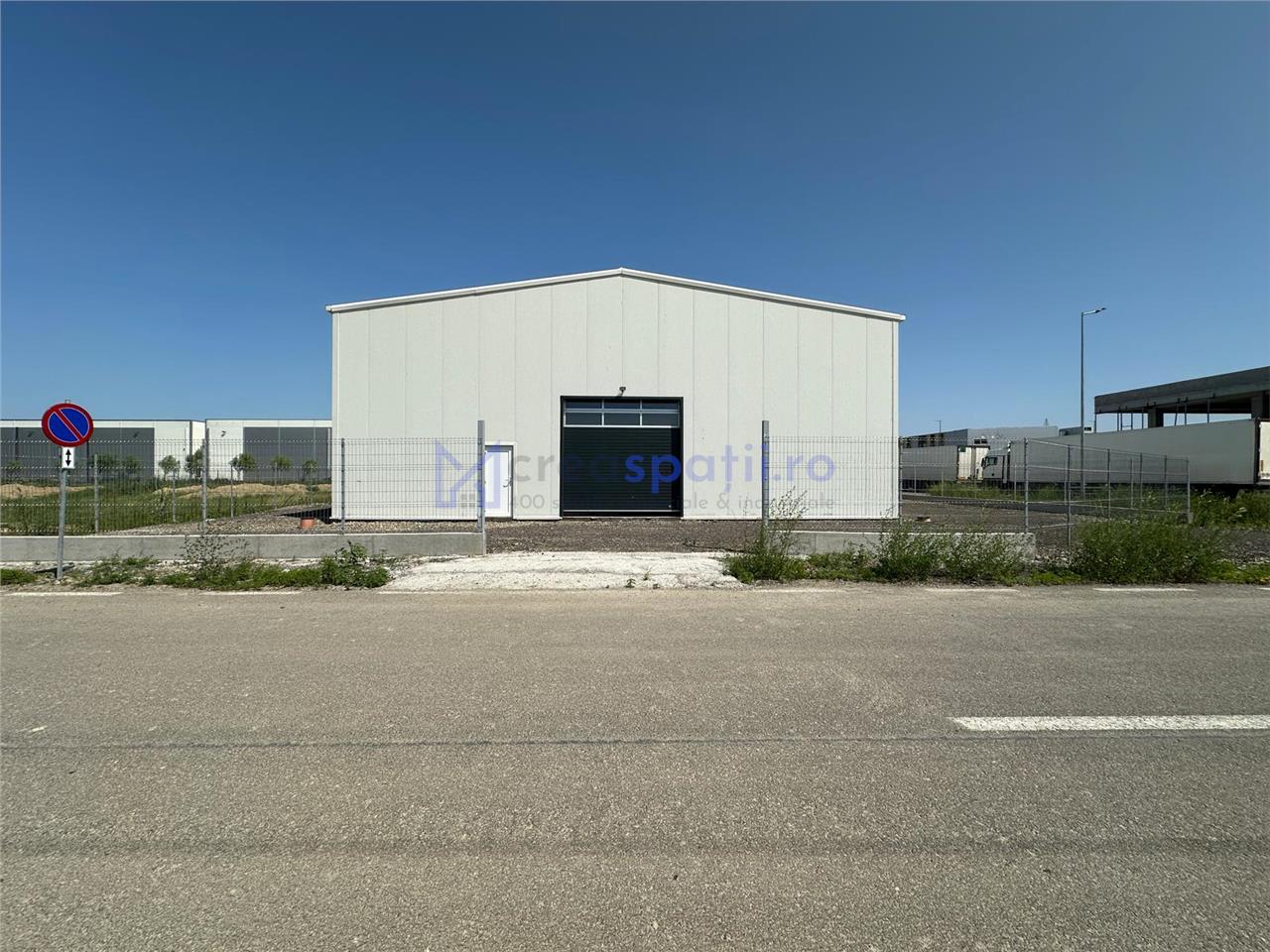 Hala/ showroom in intersectie, 598mp, sos. centura Iasi