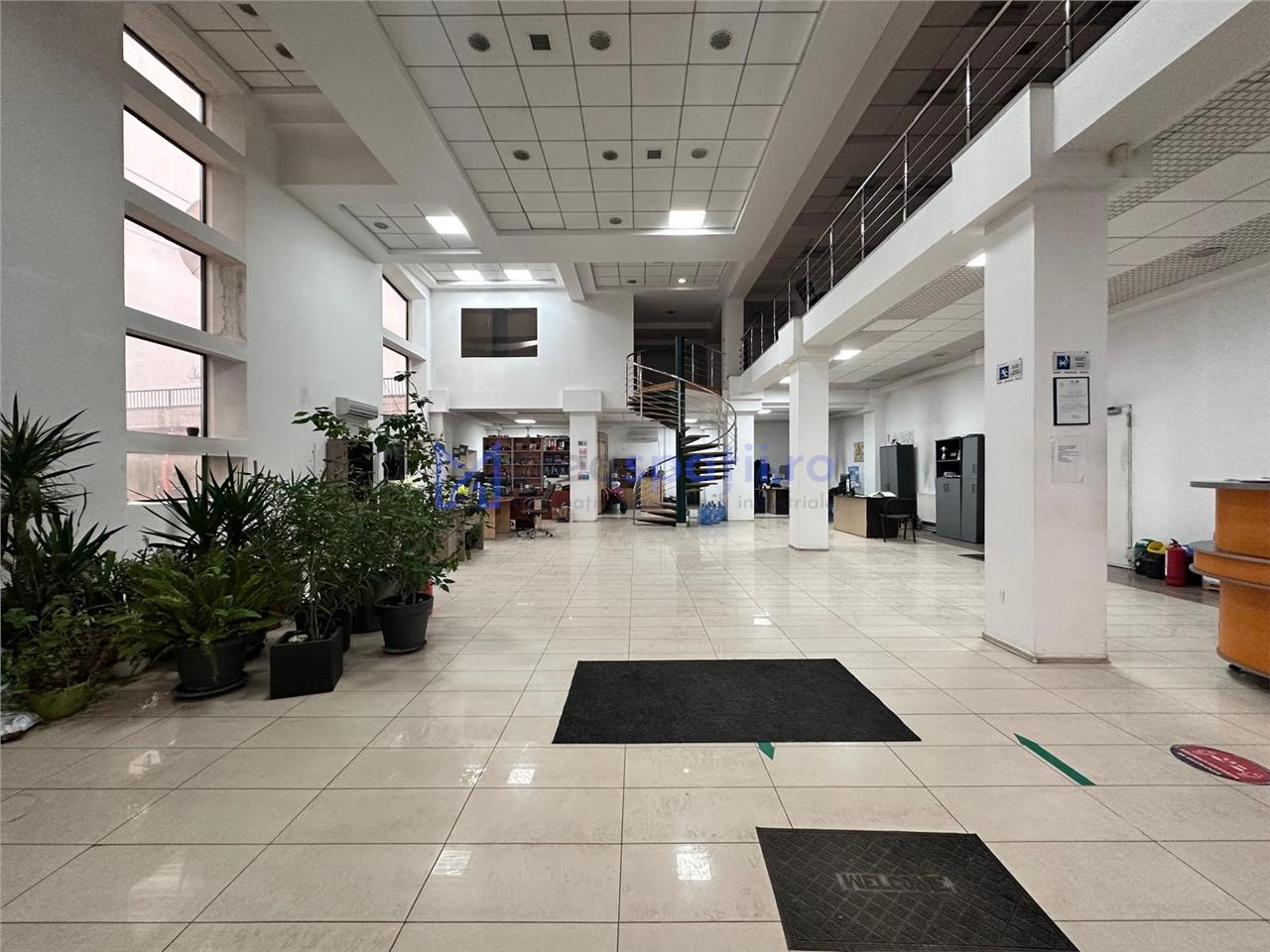 Spatiu 835mp, teren 2758mp, rond Mall Moldova