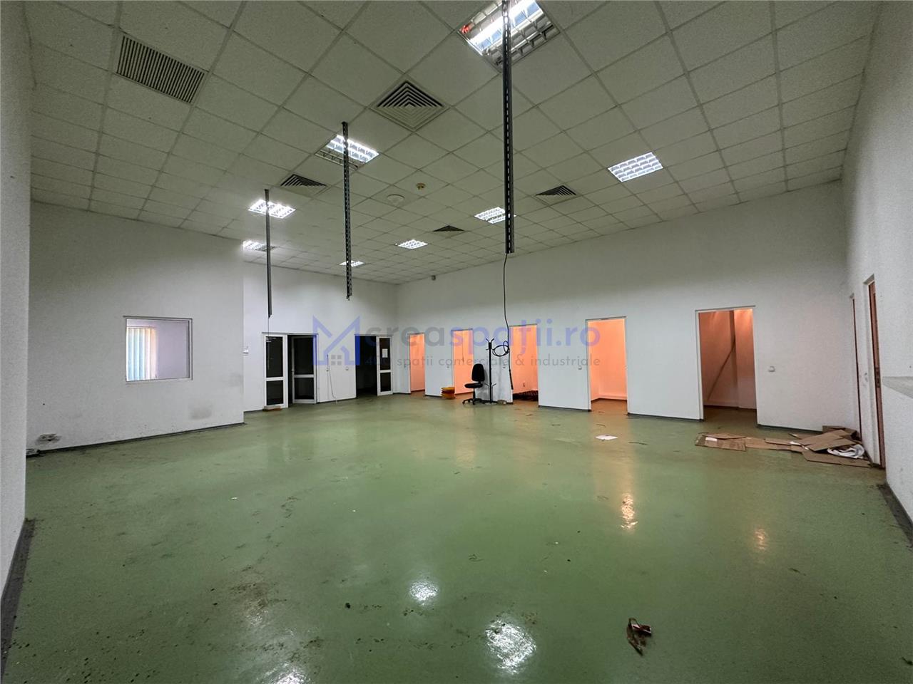Spatiu/ hala langa intersectie cu Mega Image  sos. Nicolina