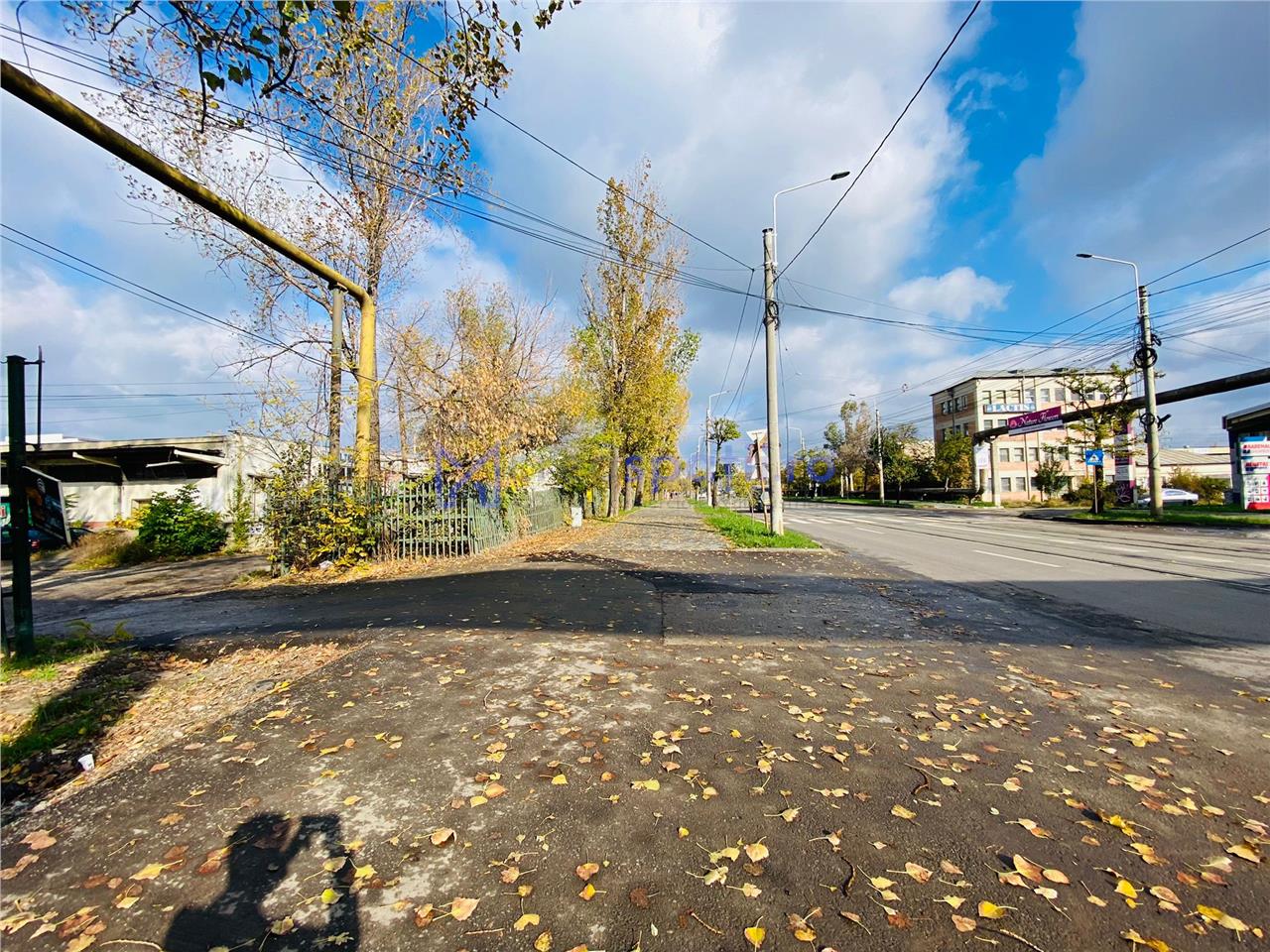 Hala/ showroom, 5000mp, aproape de Carrefour