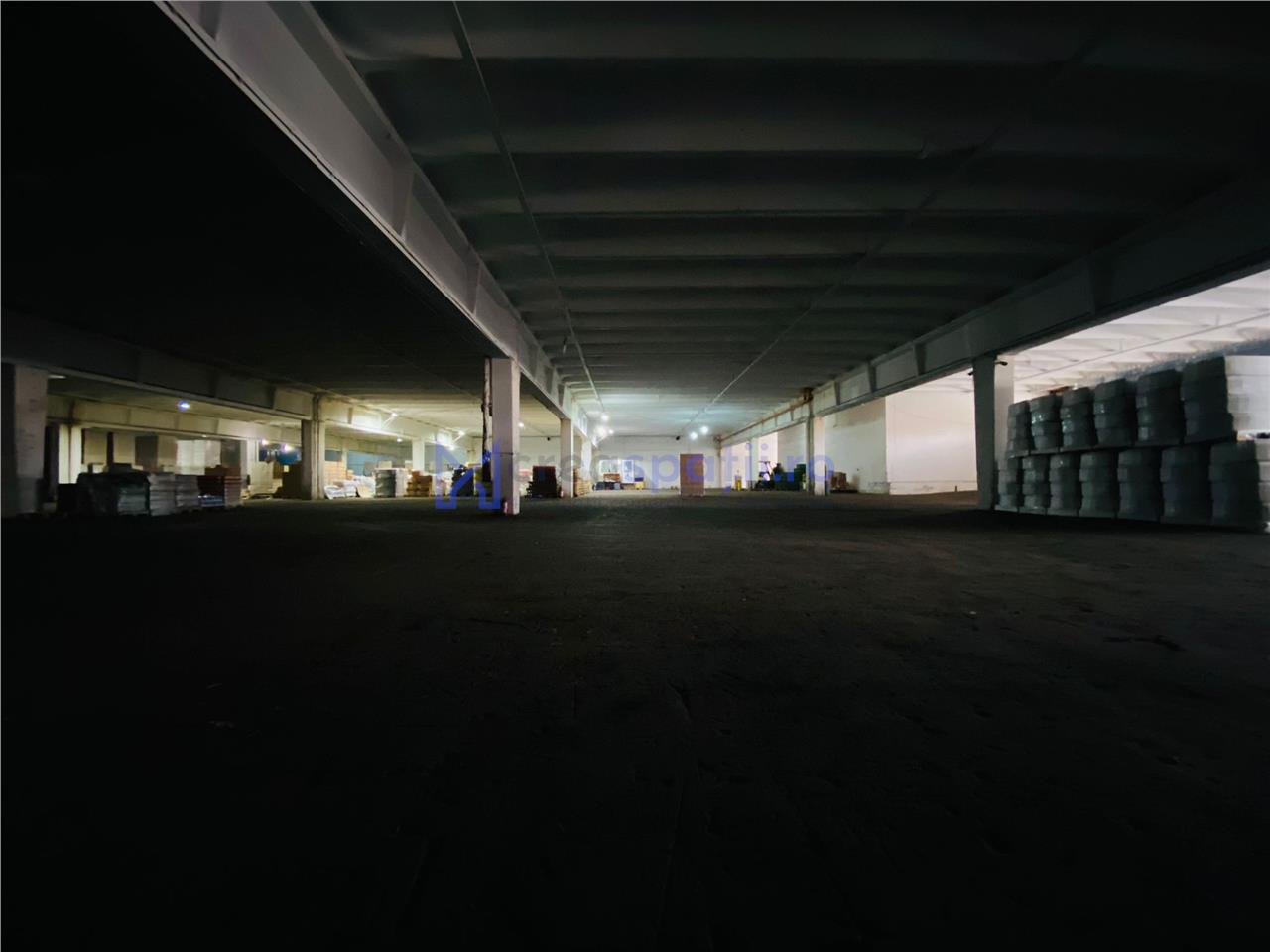 Hala/ showroom, 5000mp, aproape de Carrefour