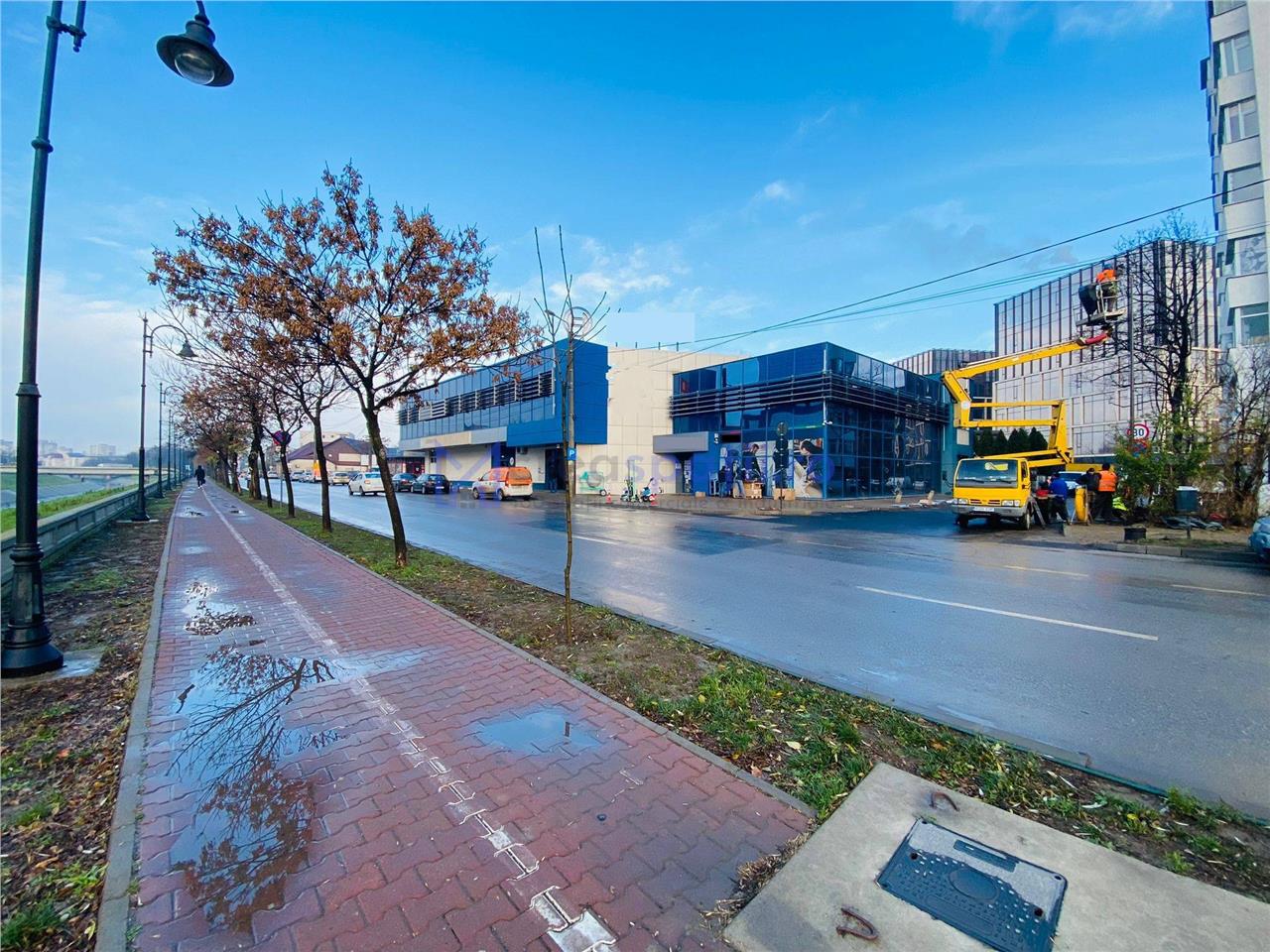 Spatiu comercial 396mp, central, in spate la Palas Campus