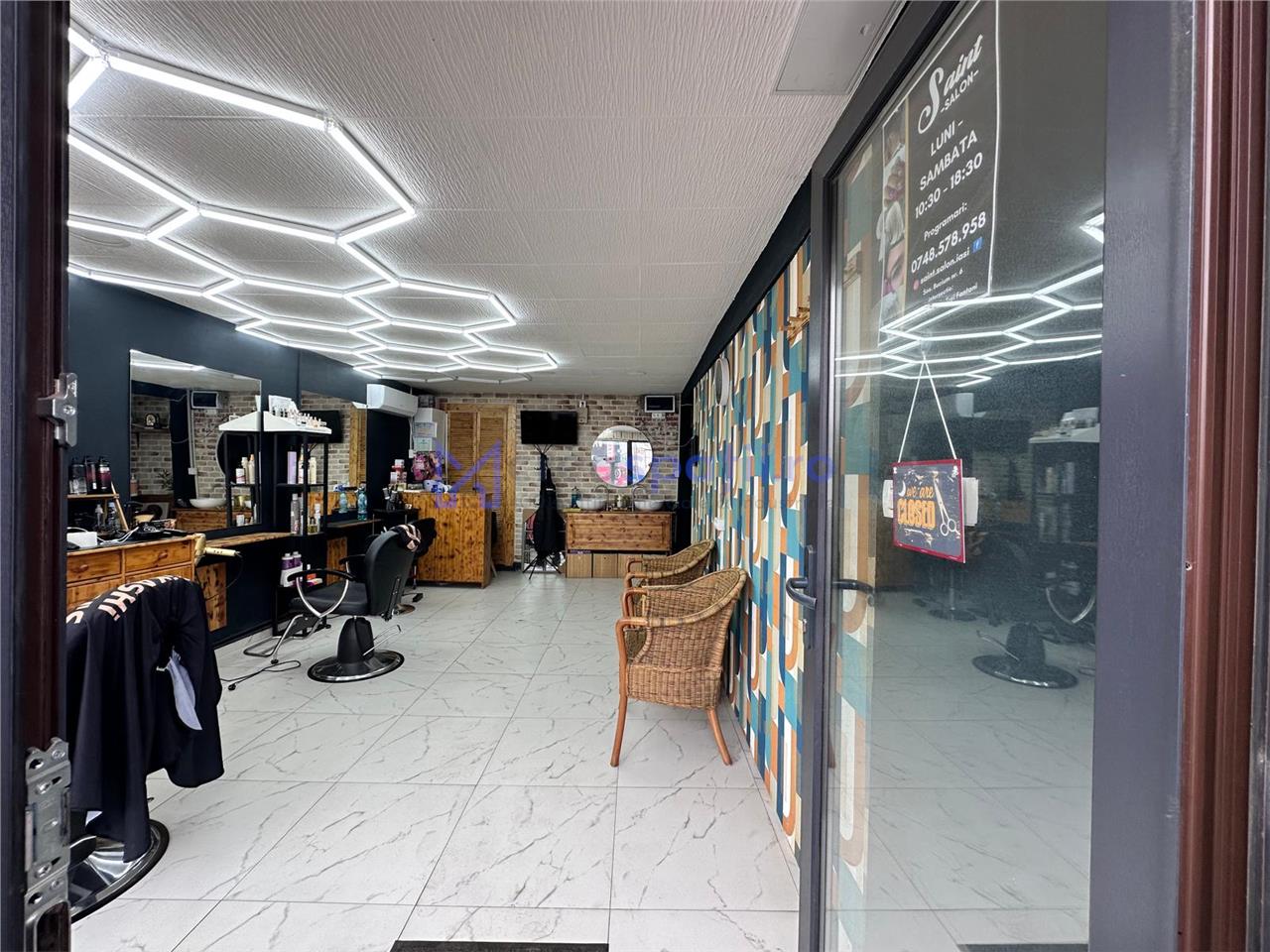 Spatiu de la 20mp la 50mp, zona intersectia Poitiers, Bucium, Trei Fantani