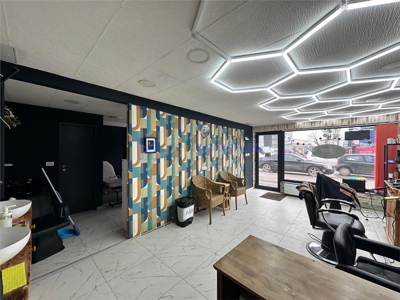 Spatiu de la 20mp la 50mp, zona intersectia Poitiers, Bucium, Trei Fantani