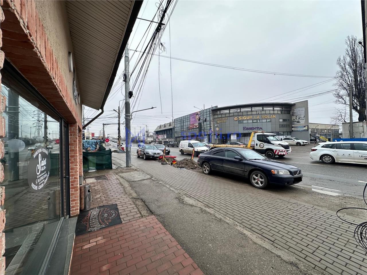 Spatiu de la 20mp la 50mp, zona intersectia Poitiers, Bucium, Trei Fantani