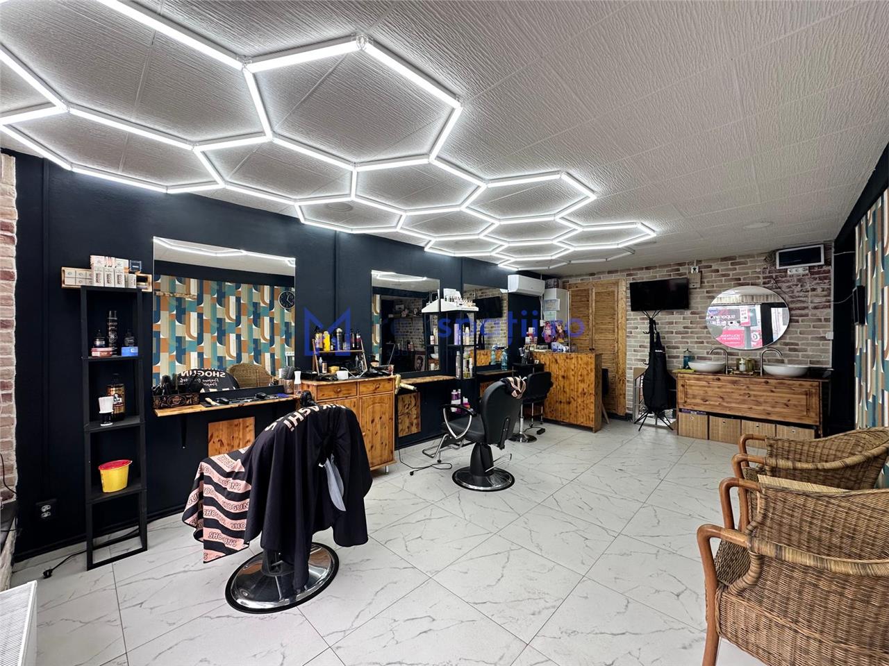 Spatiu de la 20mp la 50mp, zona intersectia Poitiers, Bucium, Trei Fantani