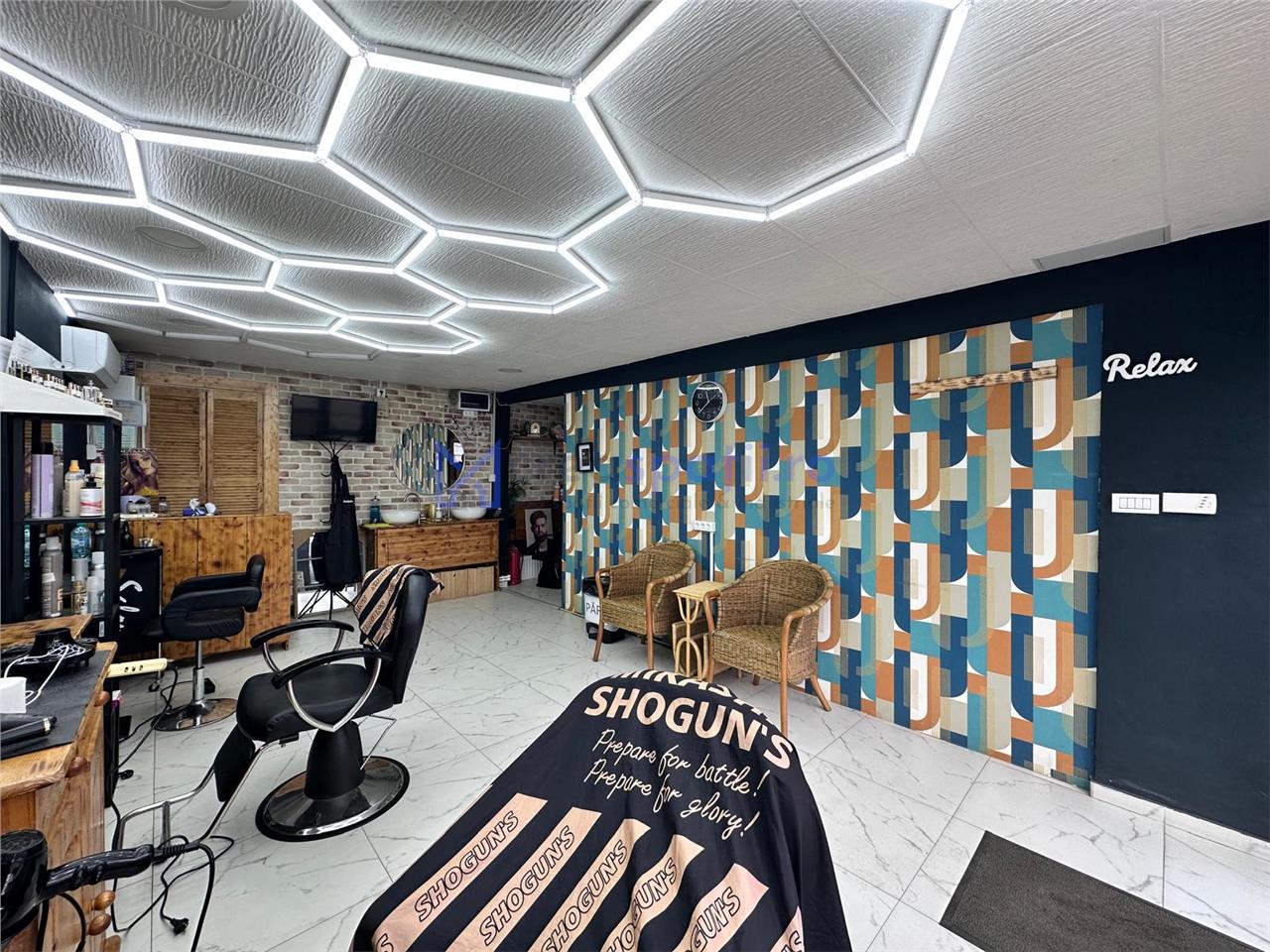 Spatiu de la 20mp la 50mp, zona intersectia Poitiers, Bucium, Trei Fantani