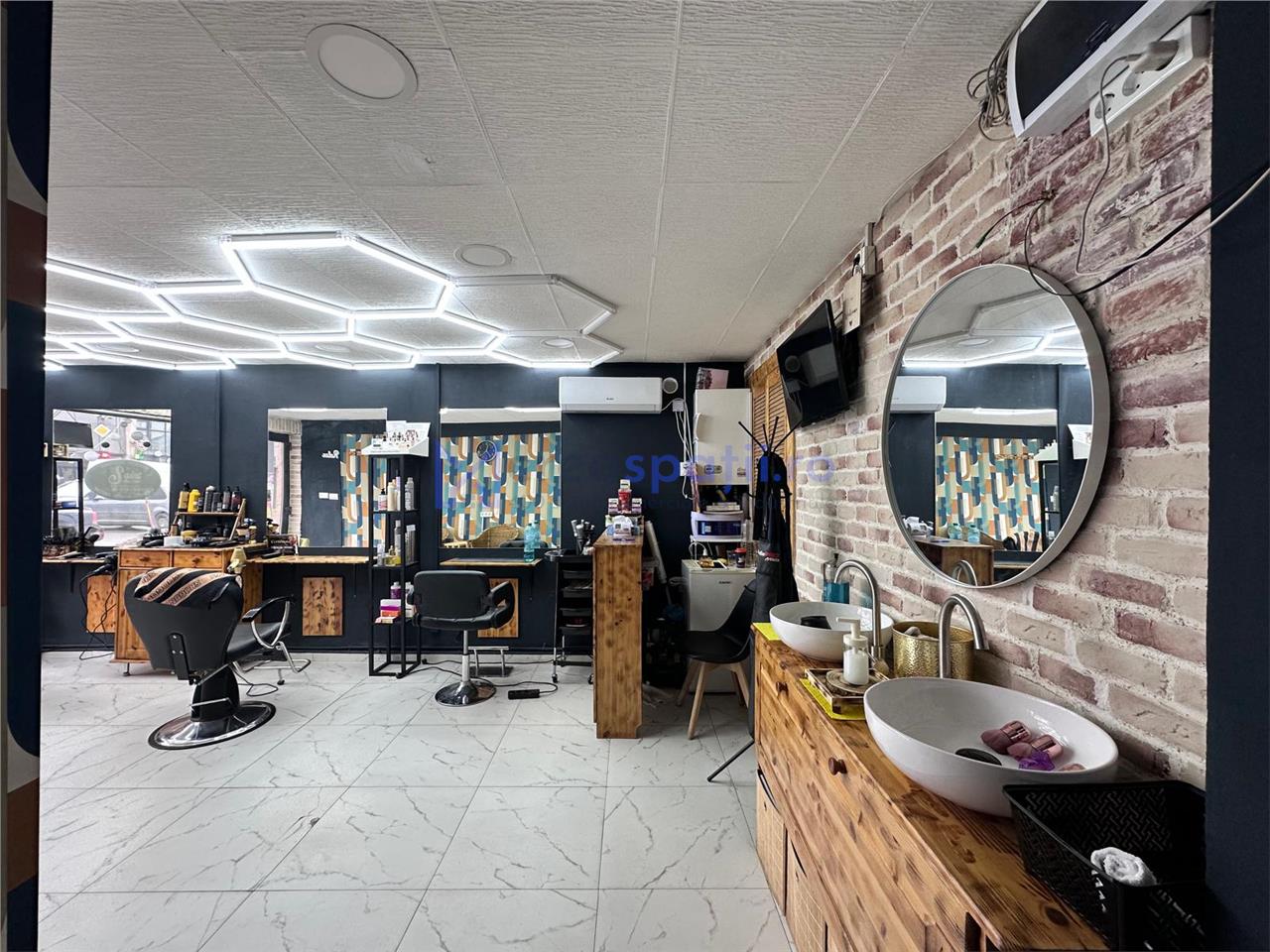 Spatiu de la 20mp la 50mp, zona intersectia Poitiers, Bucium, Trei Fantani