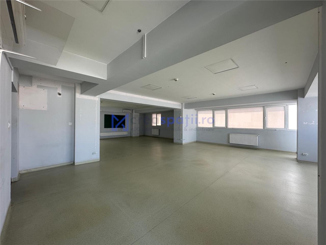 Cladire de la 600mp la 1000mp, zona Jumbo