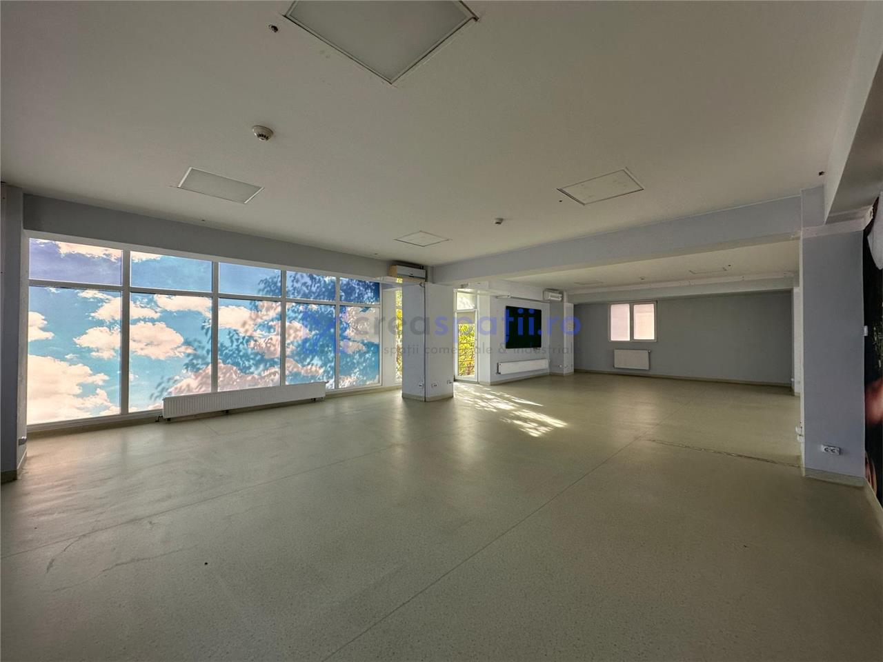 Cladire de la 600mp la 1000mp, zona Jumbo