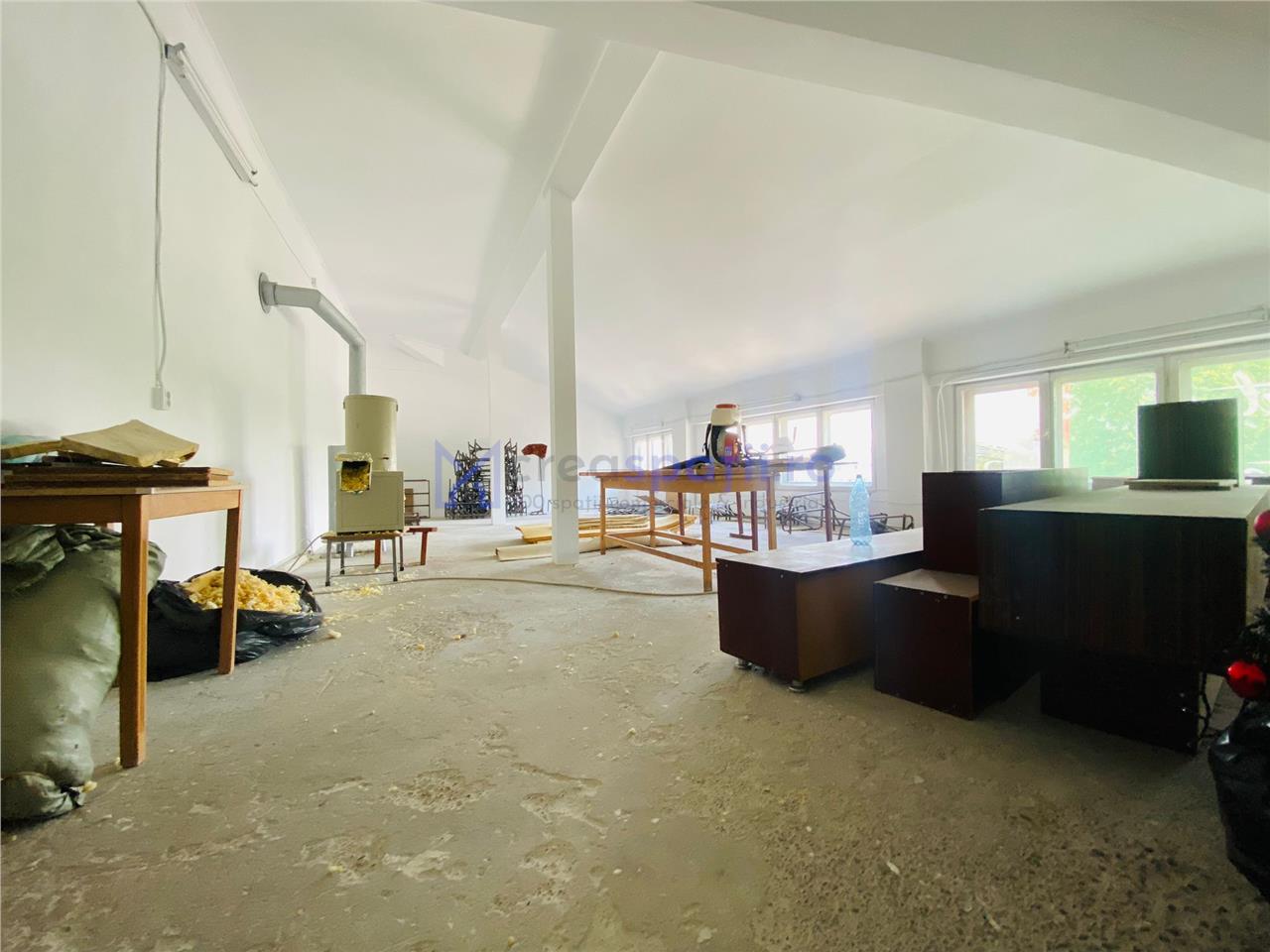 Cladire de la 220mp la 440mp, Tatarasi Flora