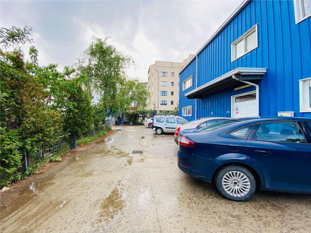 Cladire 1000mp, intre Leroy Merlin si Carrefour