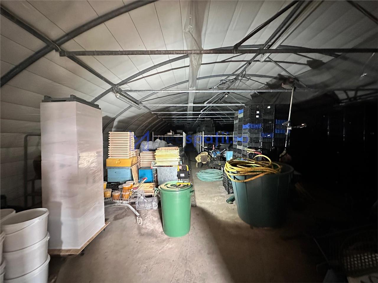 Hala/ cort ciupercarie, crestere pui, 400mp, Dumesti