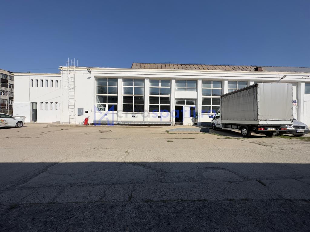 Showroom 457mp langa Carrefour, Kaufland, magazine tehnice