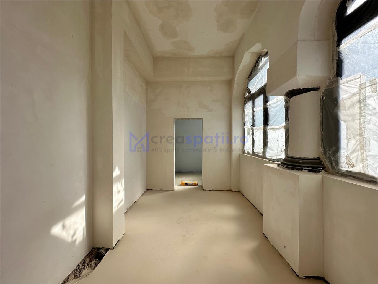 Spatiu parter, sursa apa in el, 13mp, centru, Cuza Voda