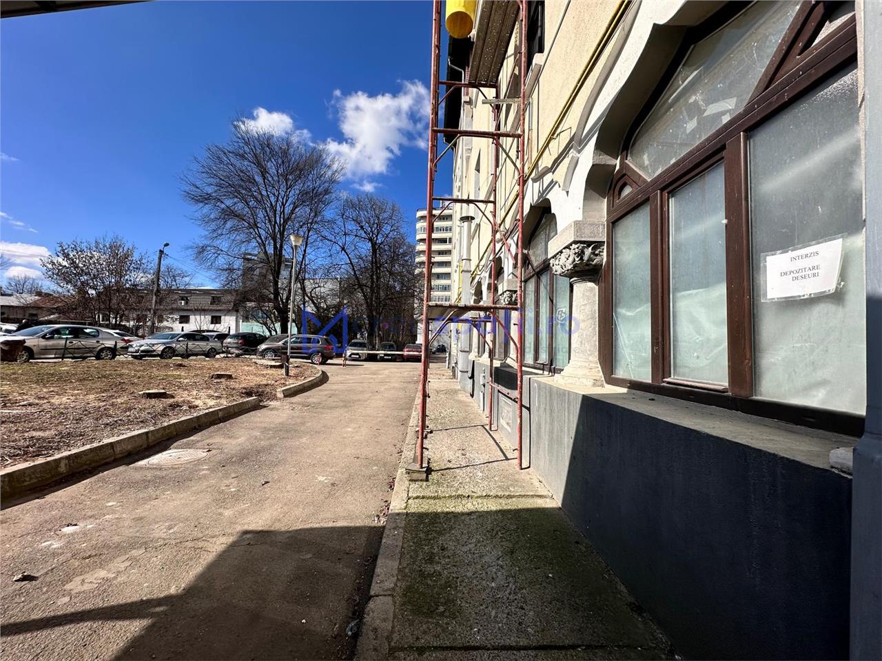 Spatiu parter, sursa apa in el, 13mp, centru, Cuza Voda