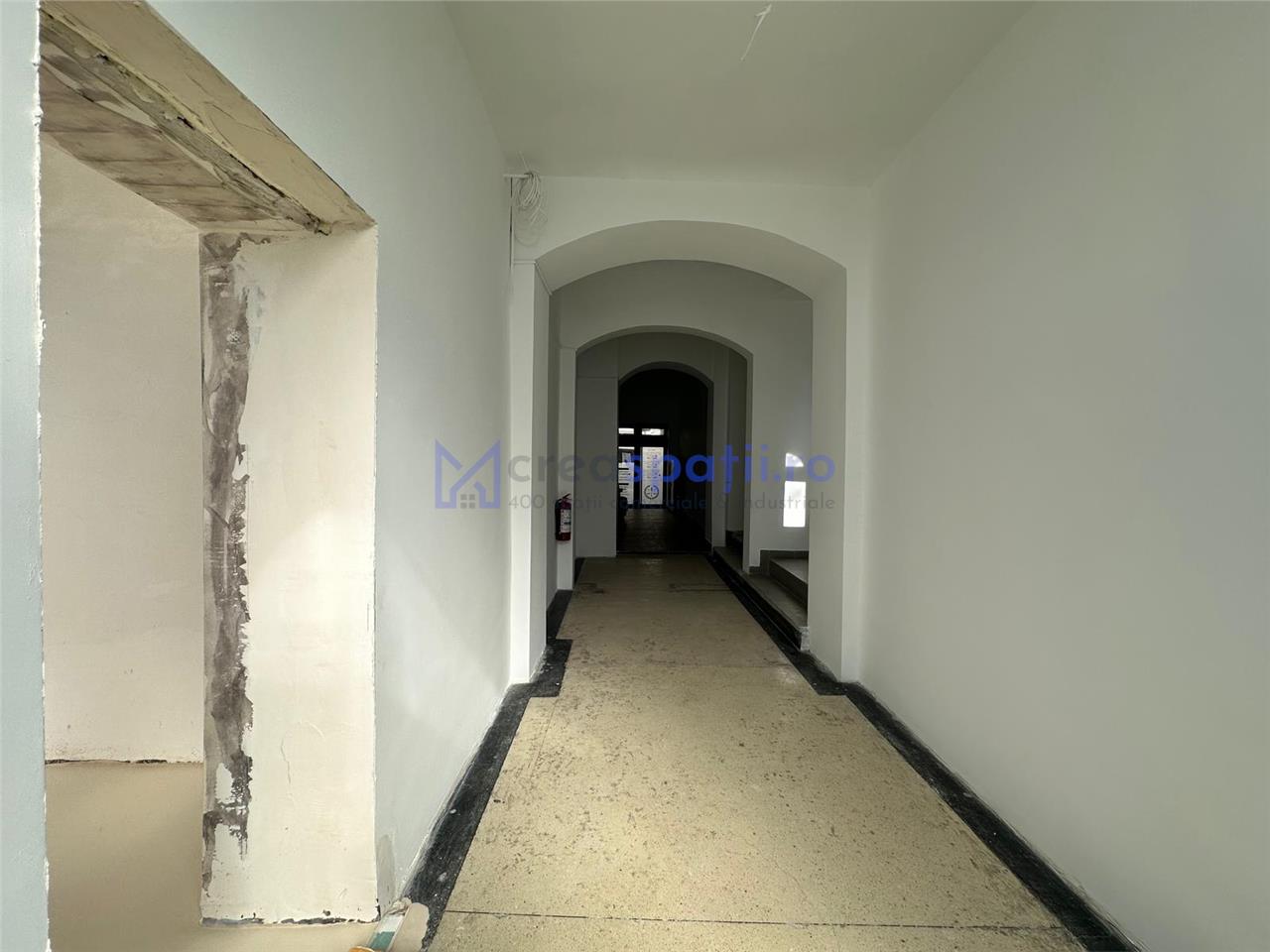 Spatiu parter, sursa apa in el, 13mp, centru, Cuza Voda