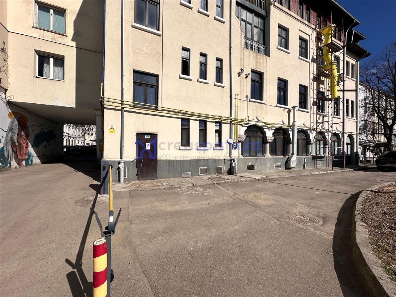 Spatiu parter, sursa apa in el, 13mp, centru, Cuza Voda