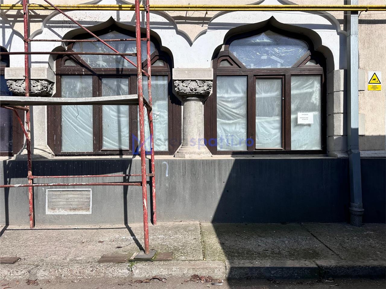 Spatiu parter, sursa apa in el, 13mp, centru, Cuza Voda