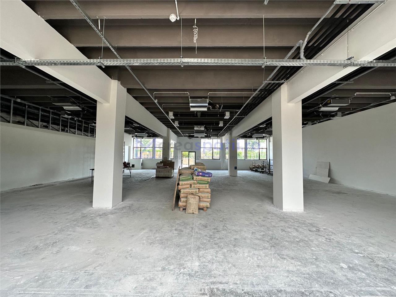 Spatiu comercial, birouri, de la 50mp la 1200mp, zona Carrefour, Calea Chisinaului