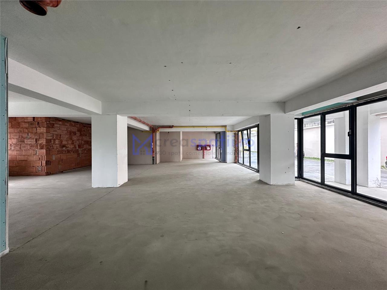 Spatiu comercial Iasi, Pacurari, de la 70mp la 523mp, Alpha Bank