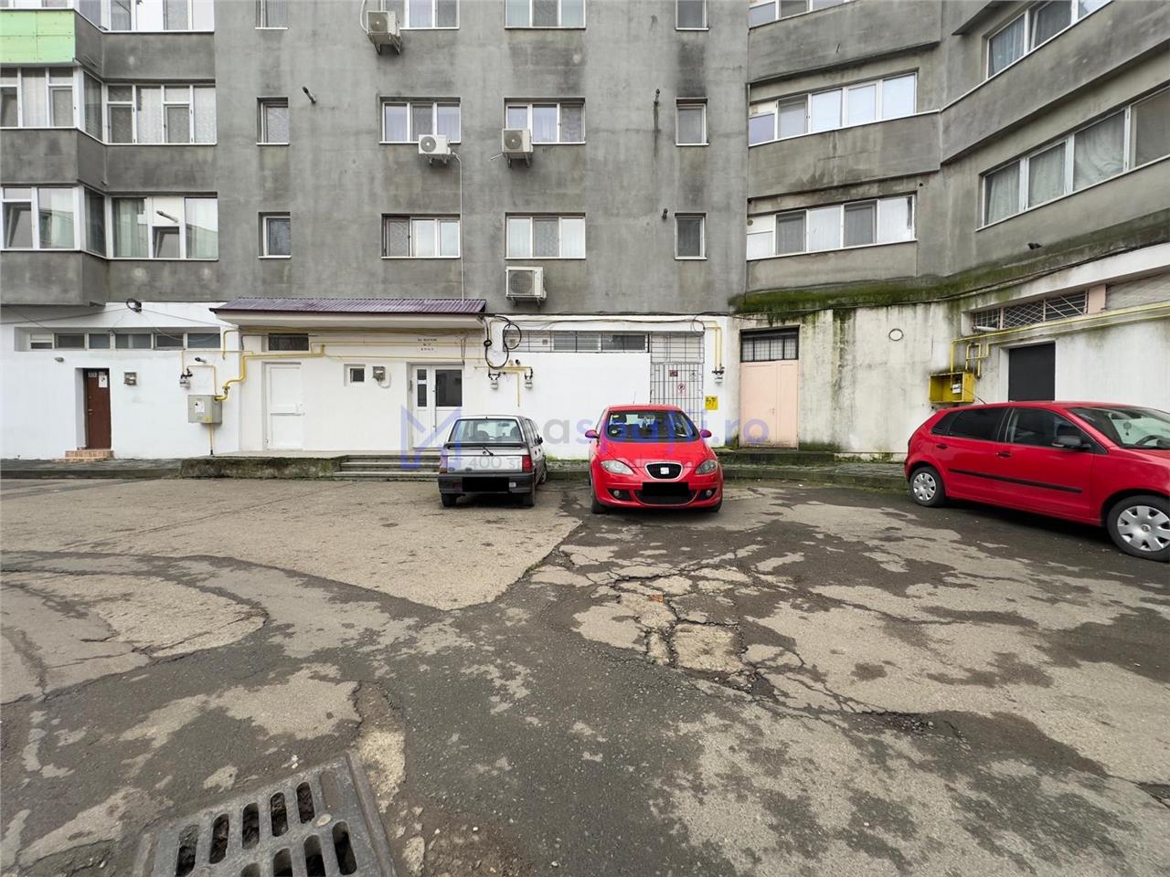 Spatiu comercial vitrat 78mp, zona Carrefour Felicia