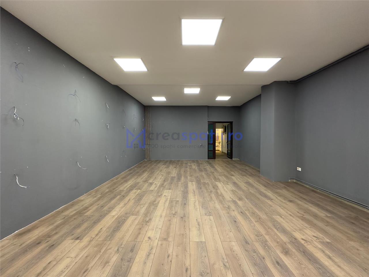 Spatiu comercial vitrat 78mp, zona Carrefour Felicia
