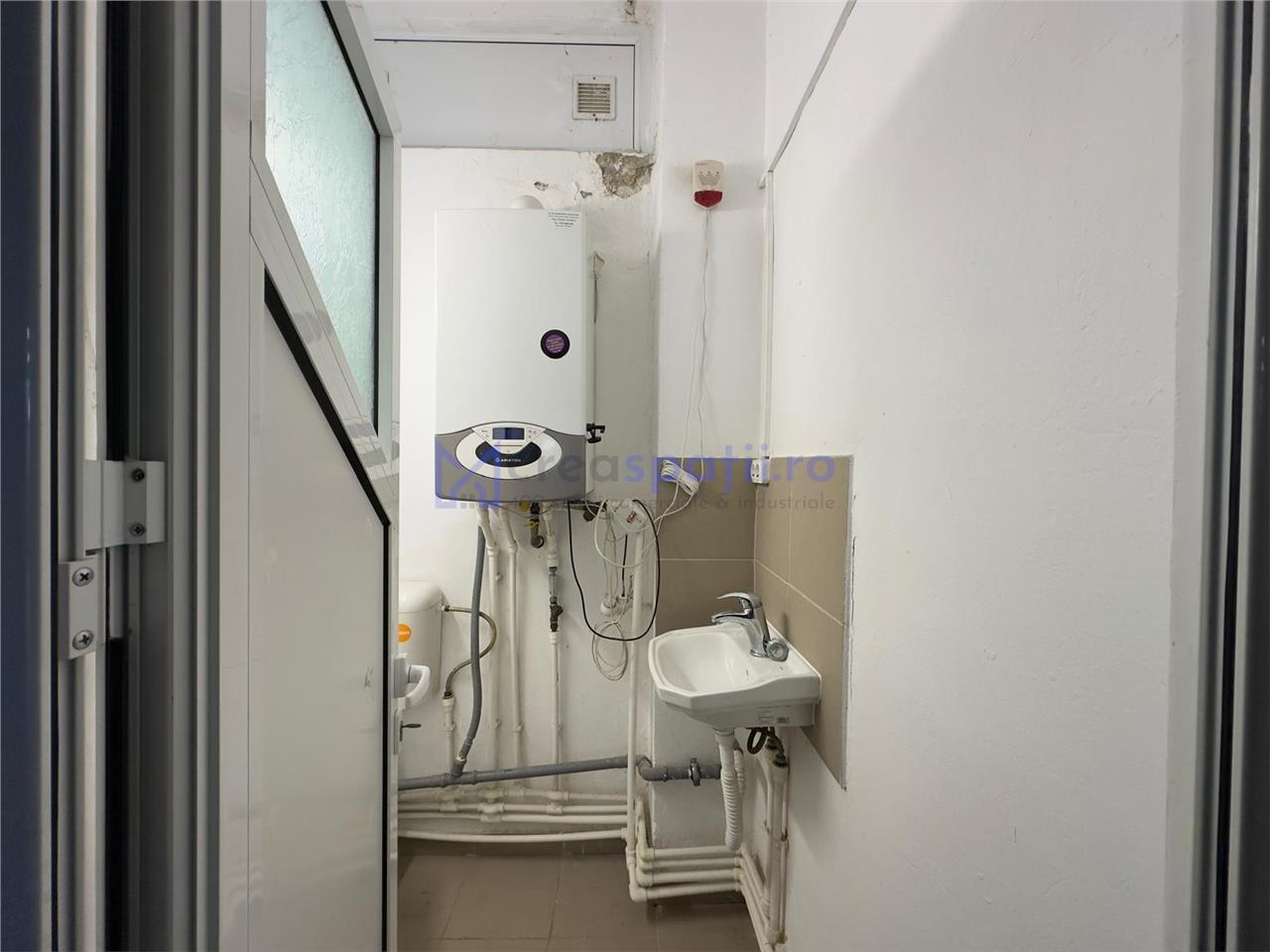 Spatiu comercial vitrat 78mp, zona Carrefour Felicia