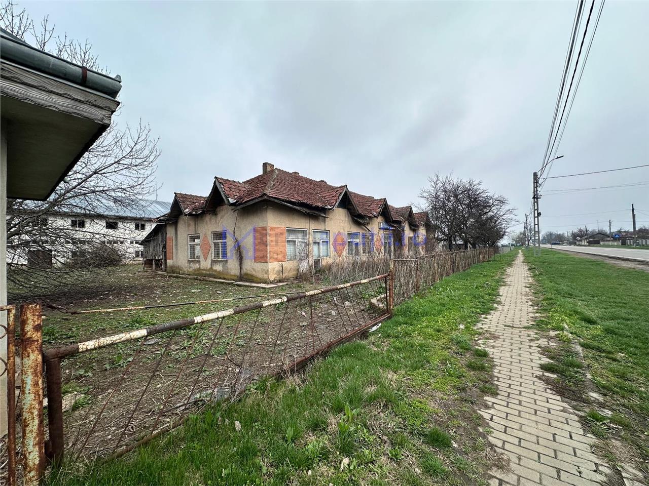 Hala, spatiu comercial, vad, de la 423mp la 1744mp, Vama Albita