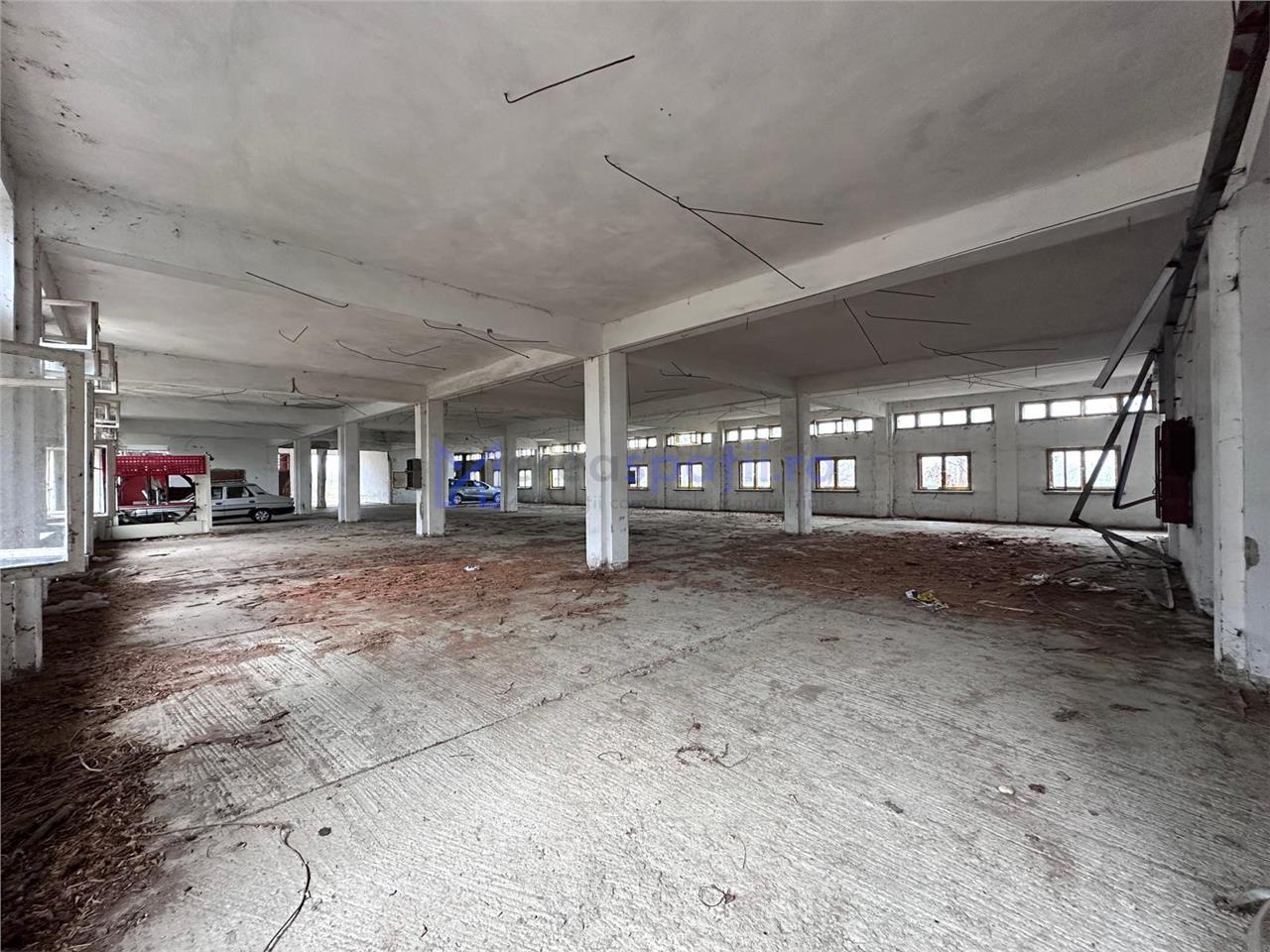 Hala, spatiu comercial, vad, de la 423mp la 1744mp, Vama Albita