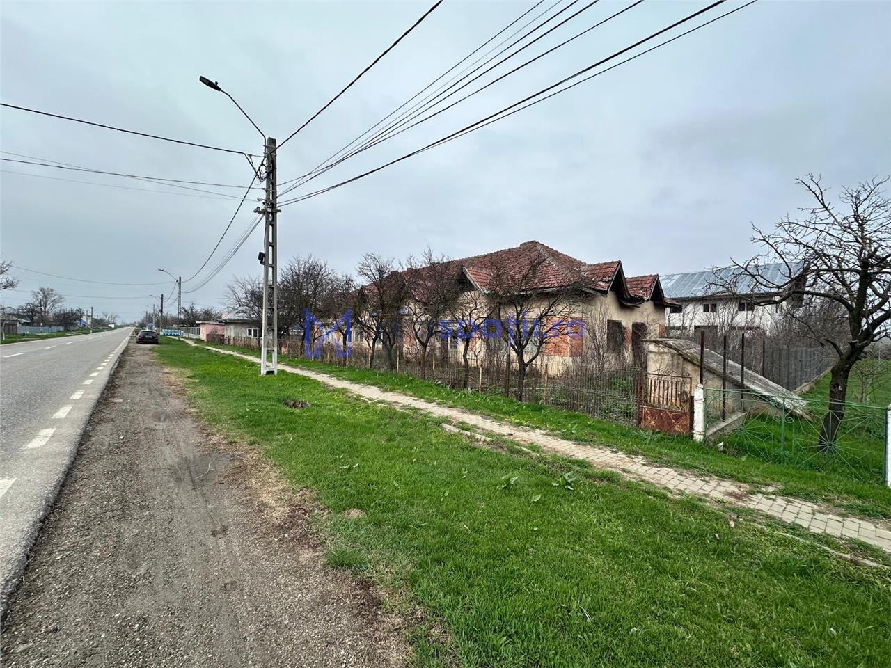 Hala, spatiu comercial, vad, de la 423mp la 1744mp, Vama Albita