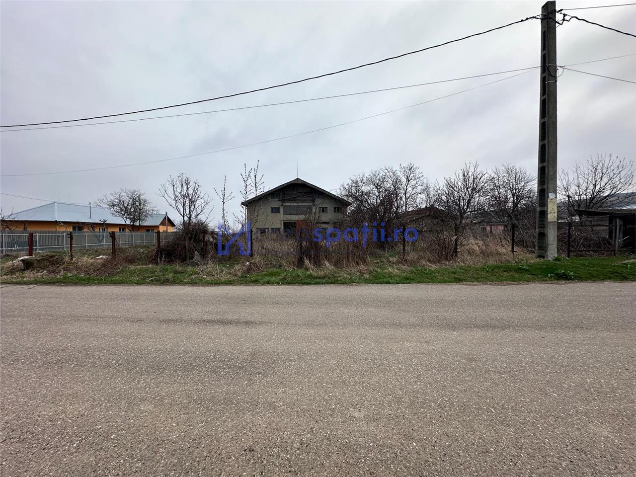 Hala, spatiu comercial, vad, de la 423mp la 1744mp, Vama Albita