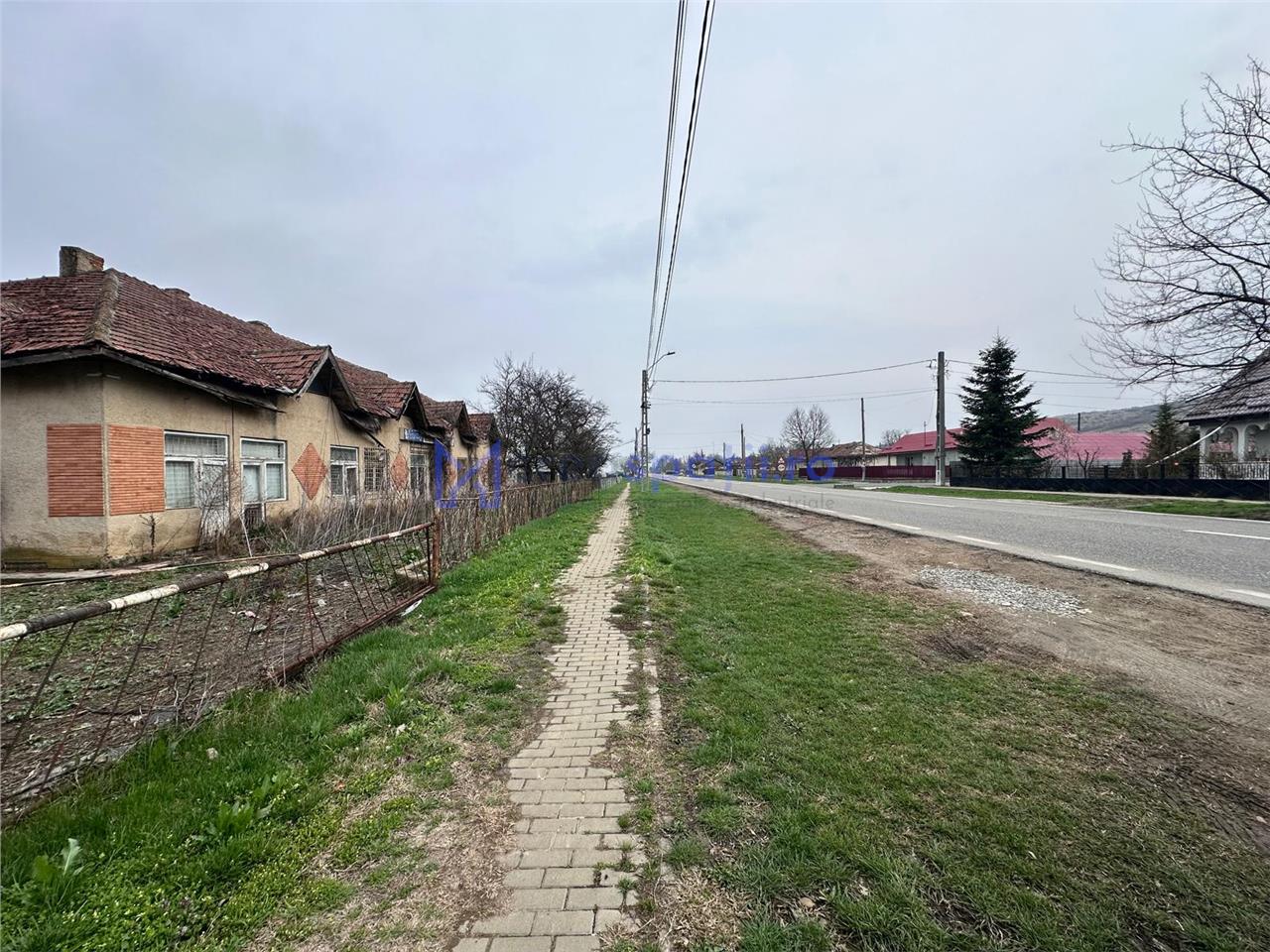 Hala, spatiu comercial, vad, de la 423mp la 1744mp, Vama Albita