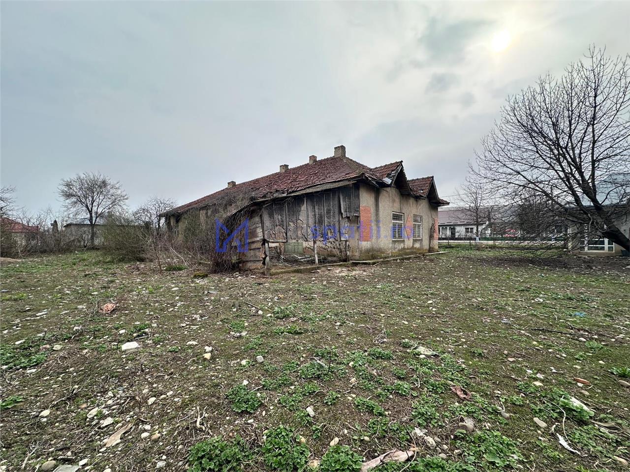 Hala, spatiu comercial, vad, de la 423mp la 1744mp, Vama Albita