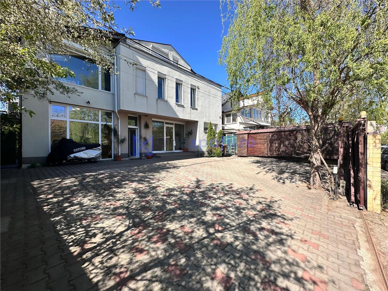 Spatiu comercial/ birou/ medical semicentru Iasi, 76mp, zona Palas