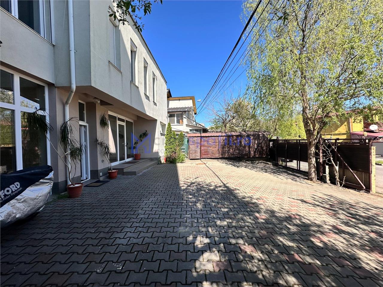 Spatiu comercial/ birou/ medical semicentru Iasi, 76mp, zona Palas