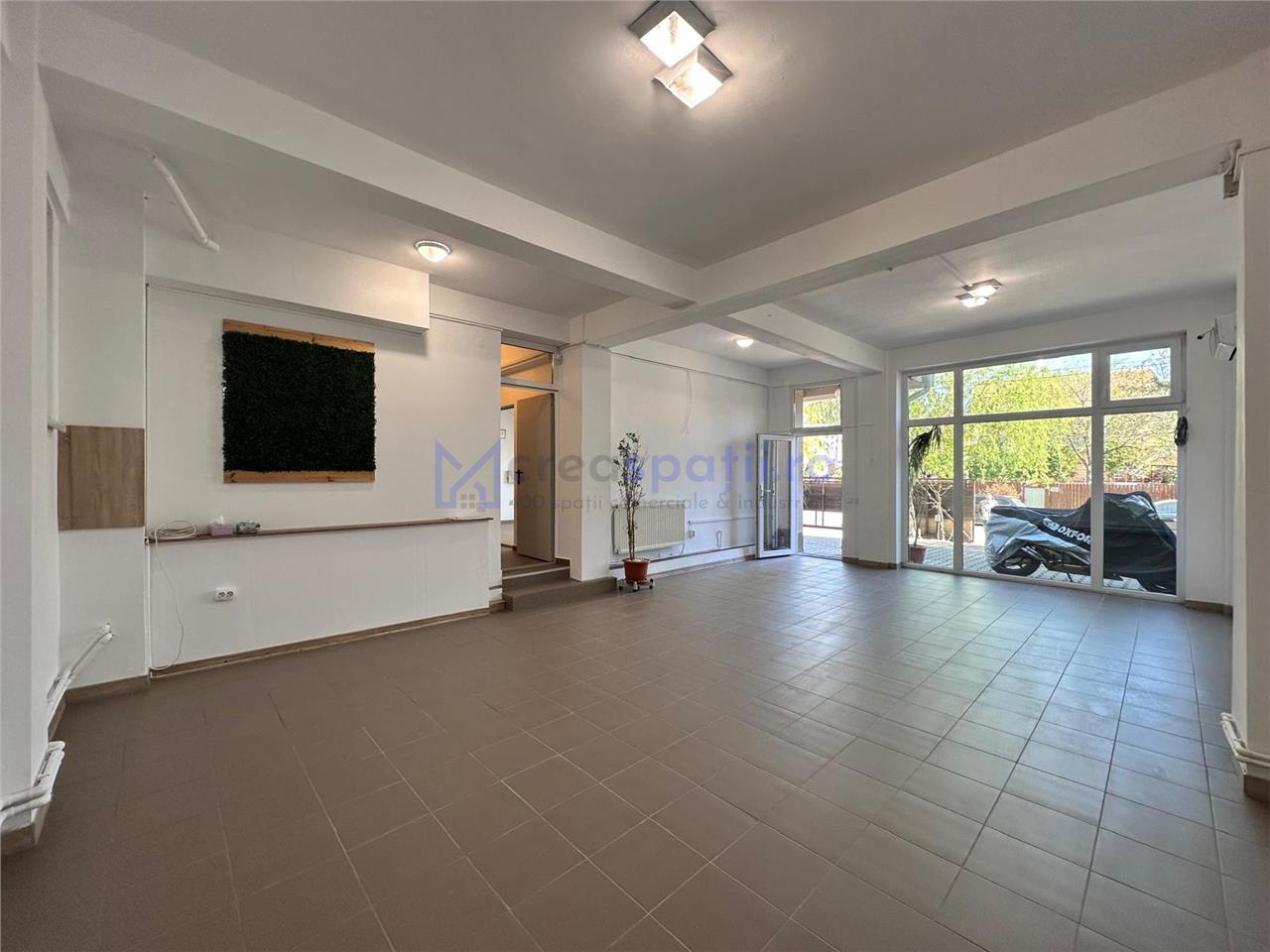 Spatiu comercial/ birou/ medical semicentru Iasi, 76mp, zona Palas