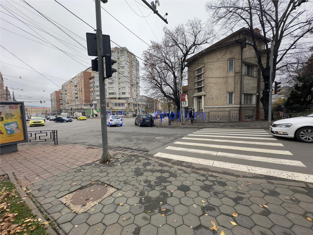 Spatiu comercial de la 75mp la 151mp, parcare, intersectie zona garii