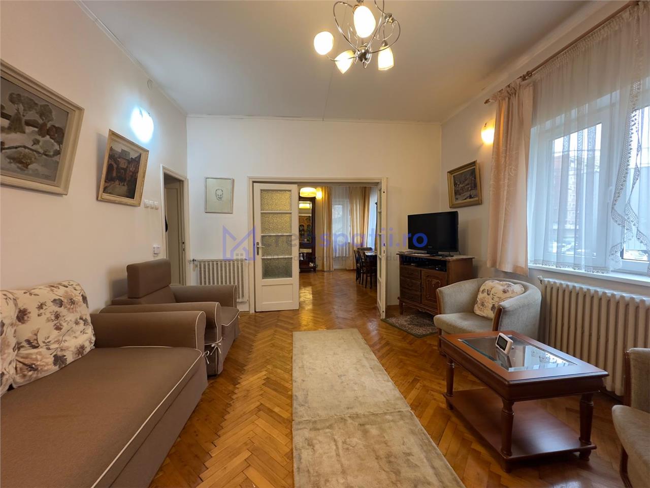 Spatiu comercial de la 75mp la 151mp, parcare, intersectie zona garii