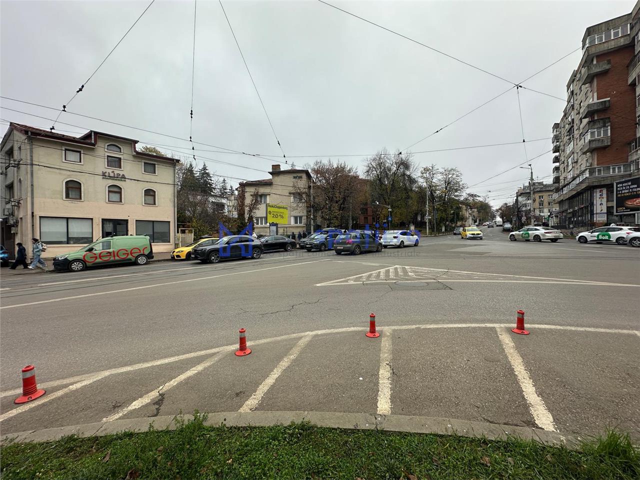 Spatiu comercial de la 75mp la 151mp, parcare, intersectie zona garii