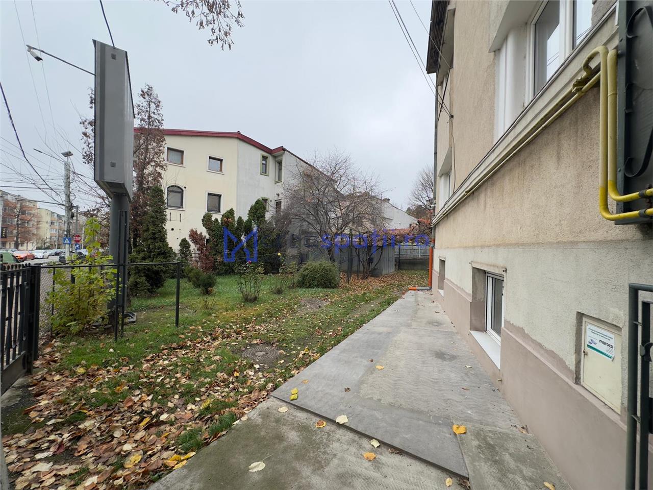 Spatiu comercial de la 75mp la 151mp, parcare, intersectie zona garii