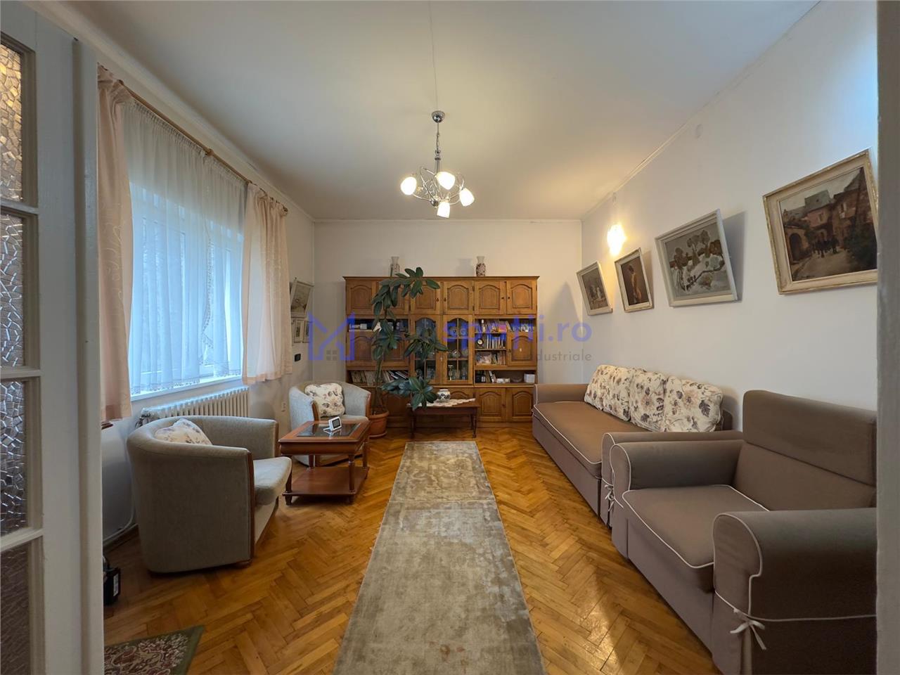 Spatiu comercial de la 75mp la 151mp, parcare, intersectie zona garii