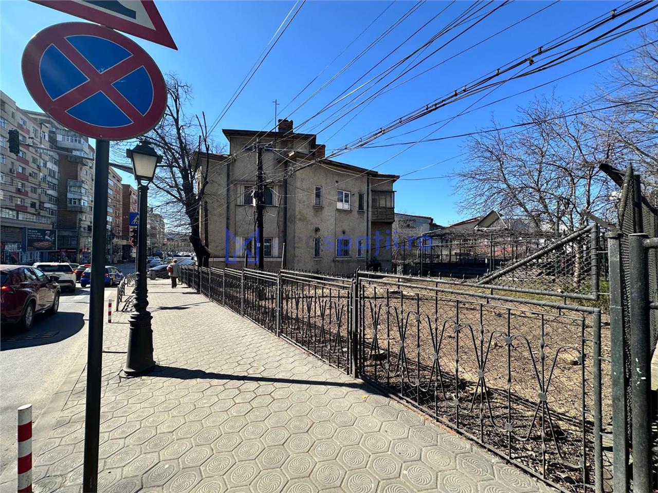 Spatiu comercial de la 75mp la 151mp, parcare, intersectie zona garii