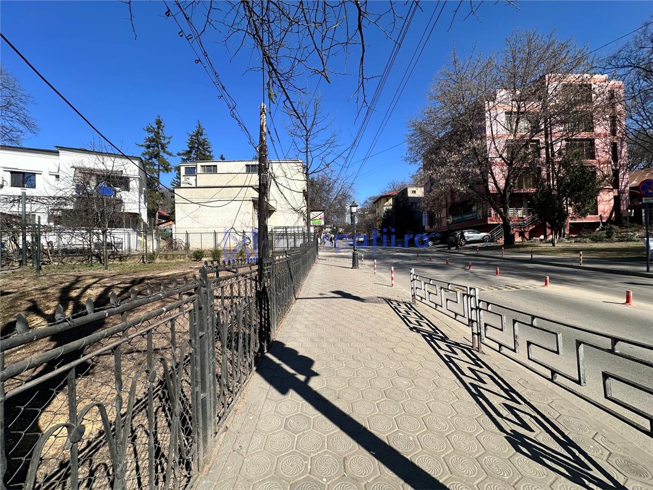 Spatiu comercial de la 75mp la 151mp, parcare, intersectie zona garii