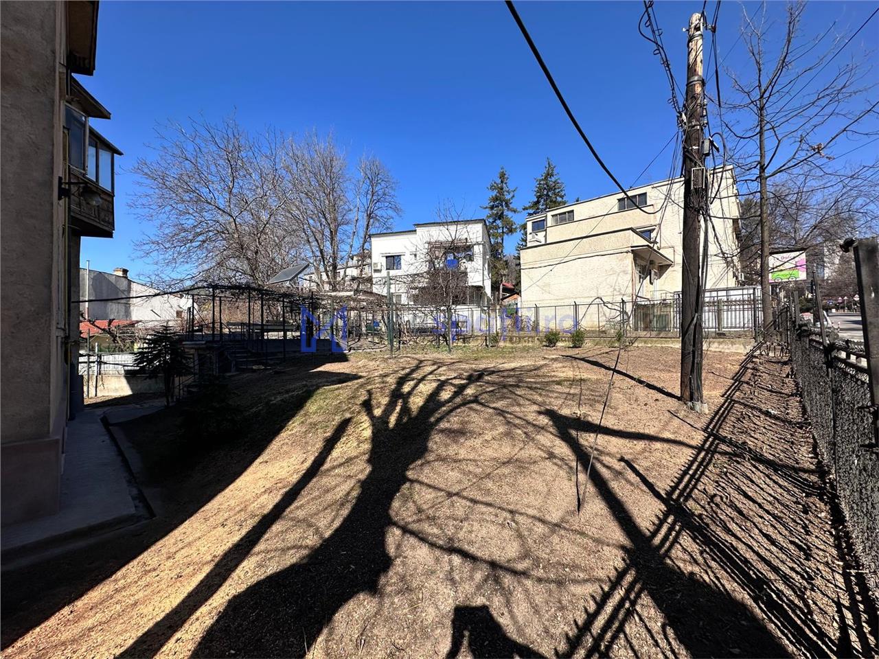 Spatiu comercial de la 75mp la 151mp, parcare, intersectie zona garii