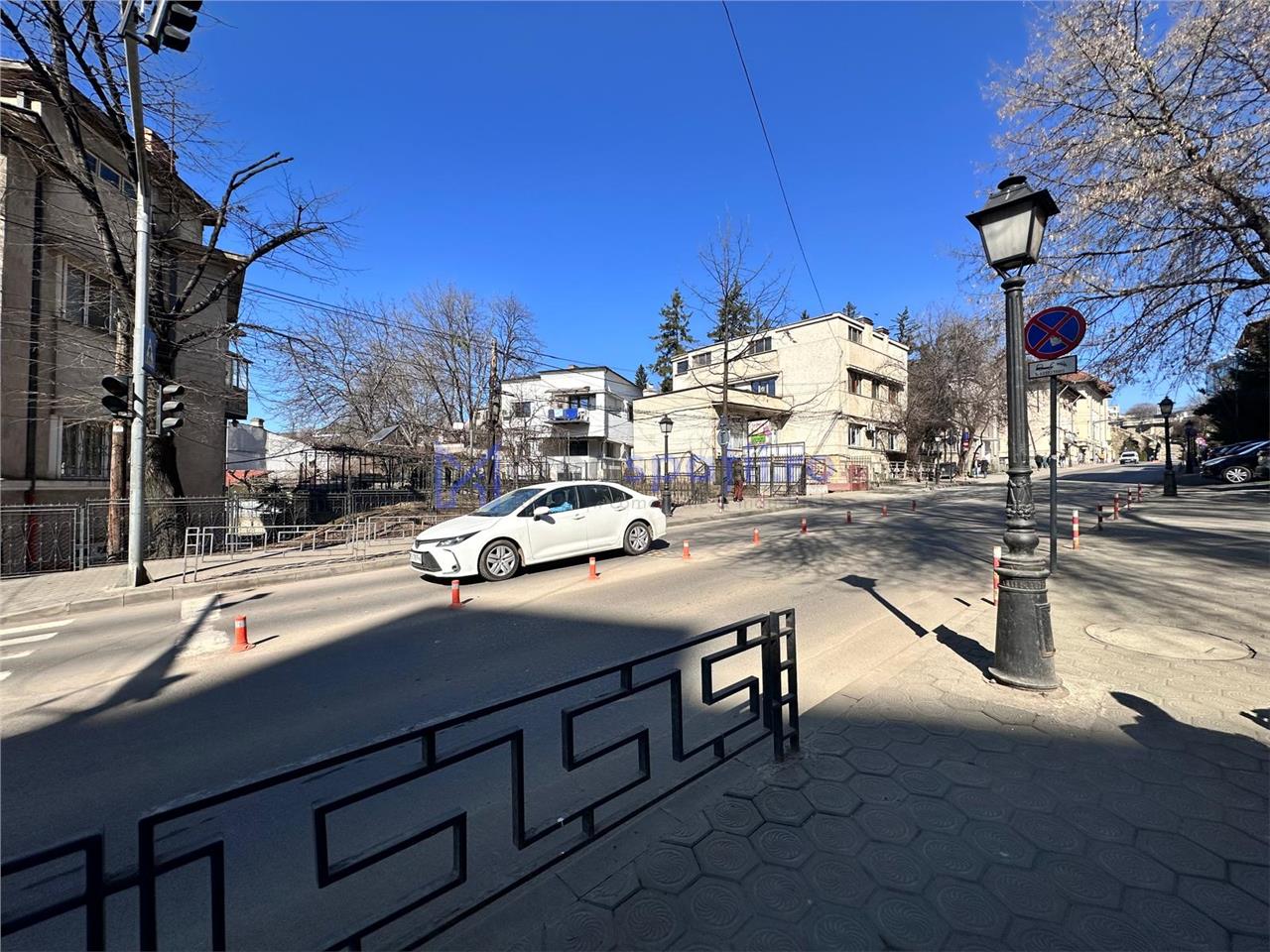 Spatiu comercial de la 75mp la 151mp, parcare, intersectie zona garii