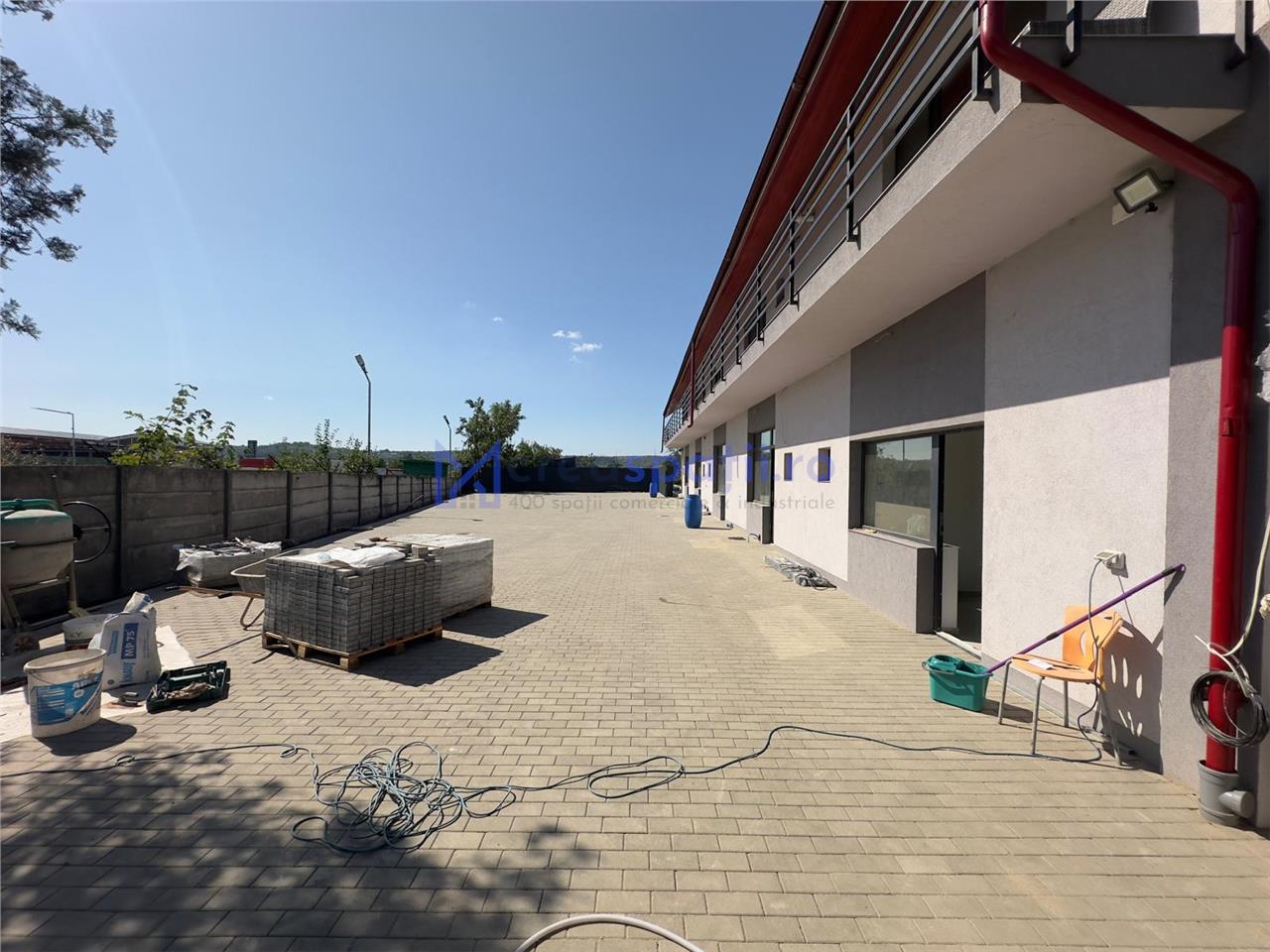 Spatii birouri, showroom, depozit, de la 36mp la 72mp, zona Mall Moldova